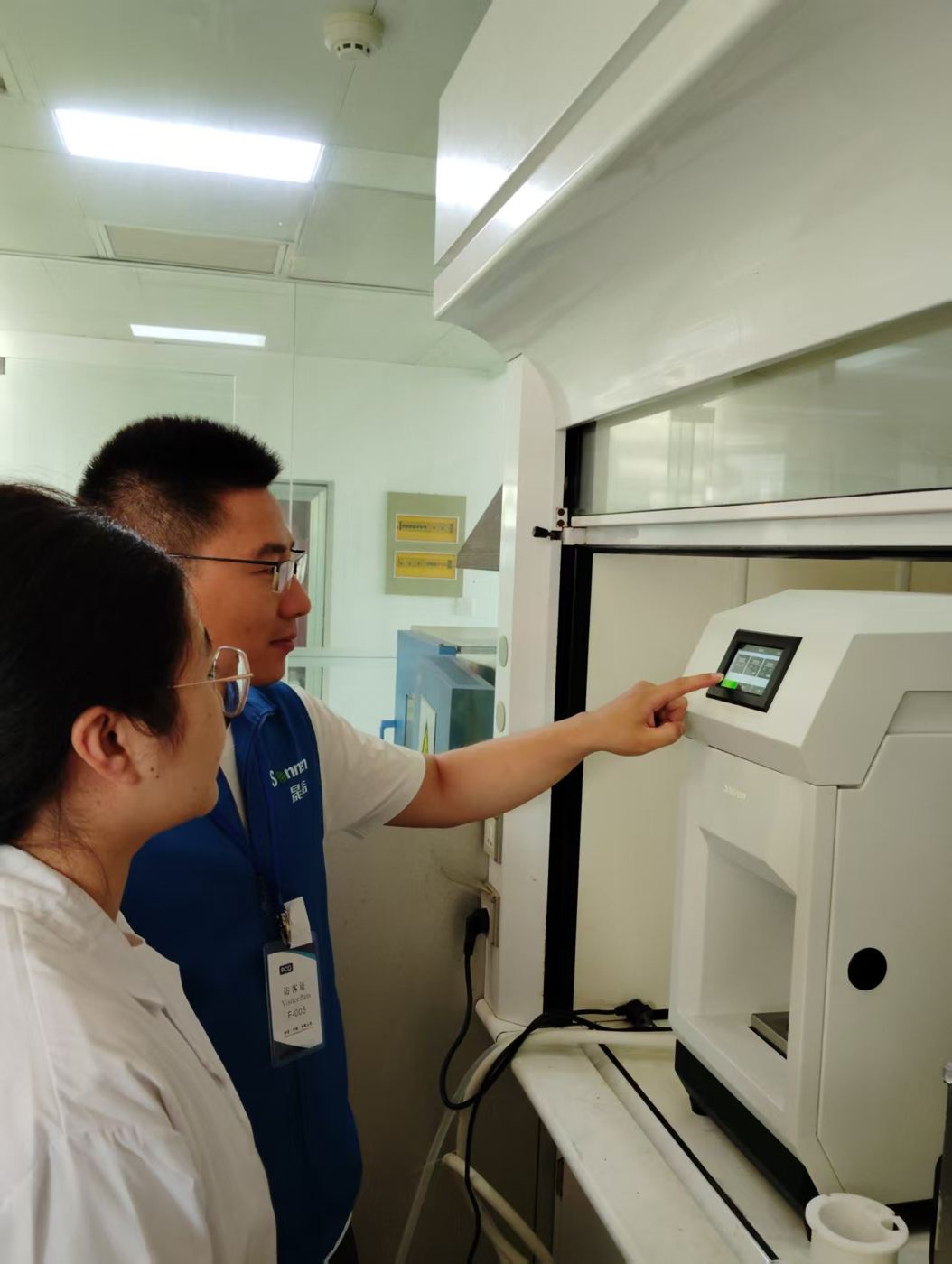 Sonnen instrument installation and operator training at a customer laboratory
